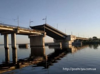 В Николаеве самопроизвольно "развелся" мост через Ингул