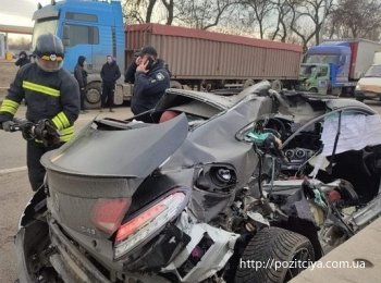 В жутком ДТП под Одессой погибла жена футболиста "Зари" 