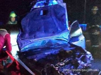 В Пологовском районе автомобиль врезался в отбойник. Пассажирка погибла на месте