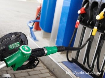 Зеленский анонсировал снижение налогов для бизнеса и акцизов на бензин