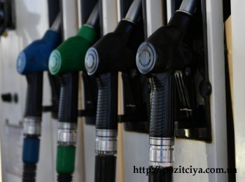 Кабмин: Дизтопливо и бензин подешевеют на 5-7 гривен